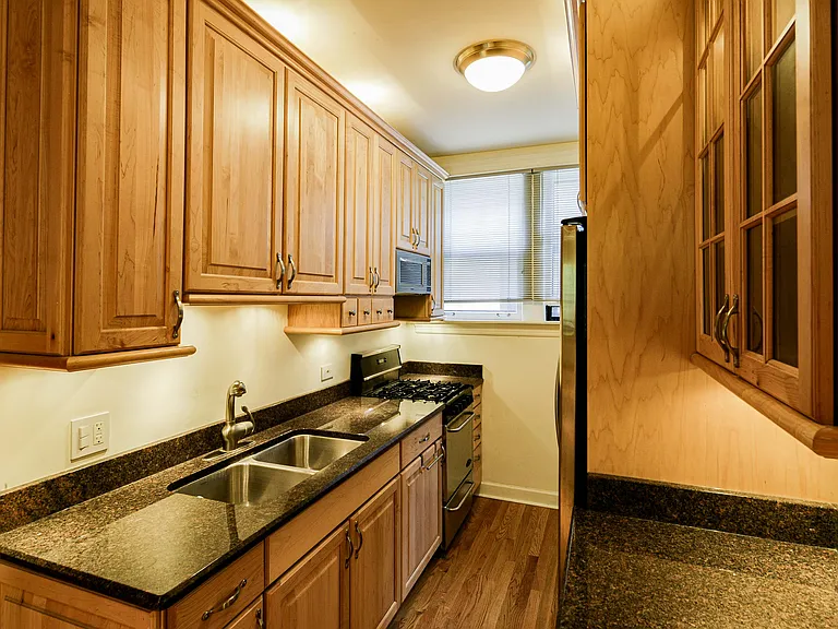 1224 W Jarvis Ave #2N — Photo 5
