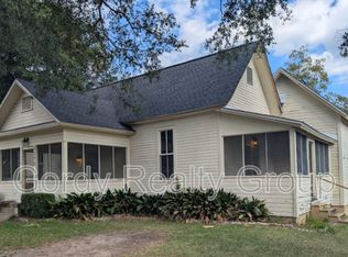 2972A Dickson St, Marianna, FL 32446