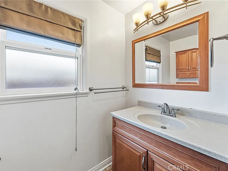 1415 E Walnut Ave — Photo 18