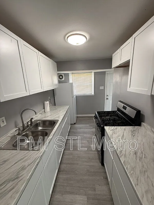 Building Photo - 323 Shepley Dr