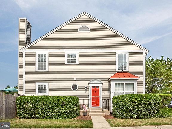 4th image of 1601 Heather Pl