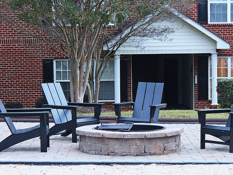 Outdoor Lounge - Fire Pit