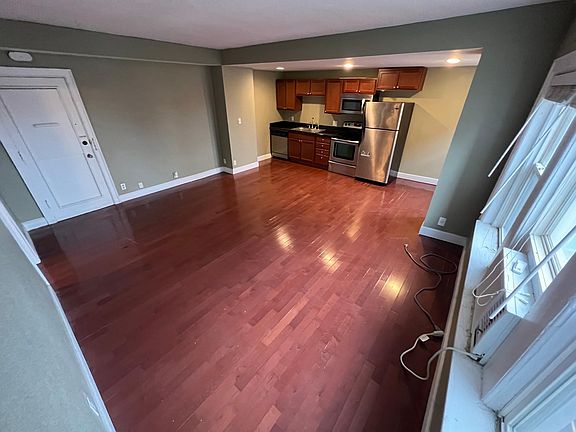 3rd image of 323 Emanuel Cleaver Ii Blvd APT 5D