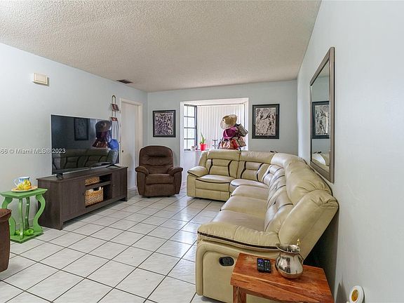 2nd image of 1425 SW 122nd Ave APT 2-17