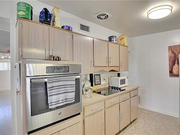 4th image of 5800 Crane Pl