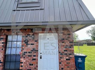 103 Country Ln APT D, Lafayette, LA 70508