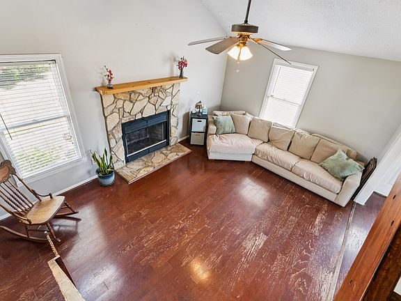 5th image of 713 Jameson Rd