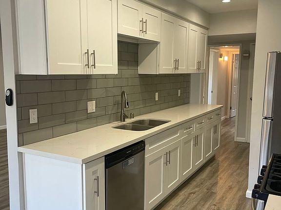 4th image of 350 N Crescent Dr APT 310