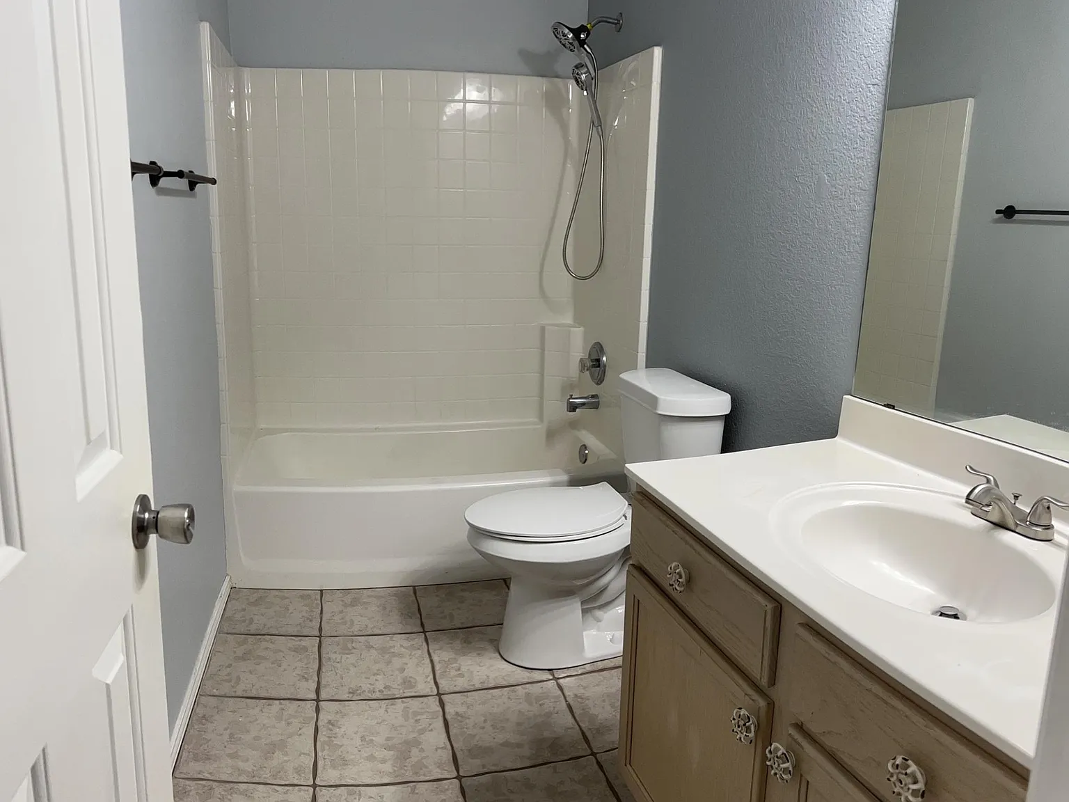 4216 Cave Cove Ct — Photo 4
