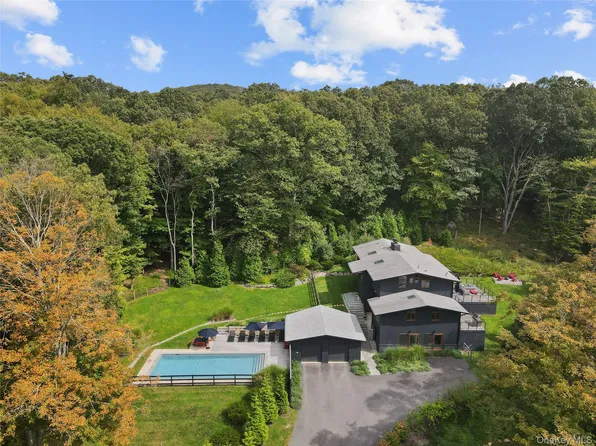 21 Black Spring Road, Pound Ridge, NY 10576