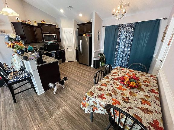 4th image of 110 Emmeline Ct