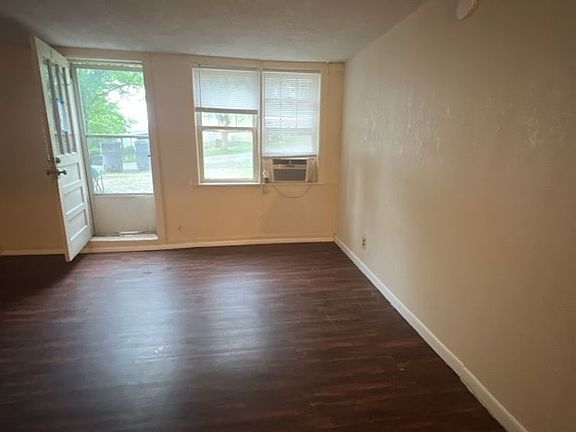 5th image of 180 E Stevens St APT A