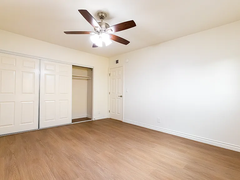 15516 Nordhoff St #204 — Photo 11