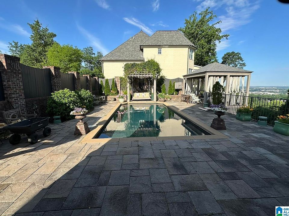 2nd image of 5016 Altamont Rd S