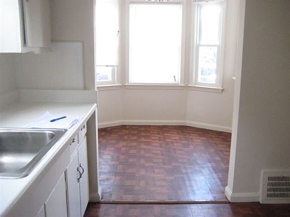 5th image of 11335 Marlowe St