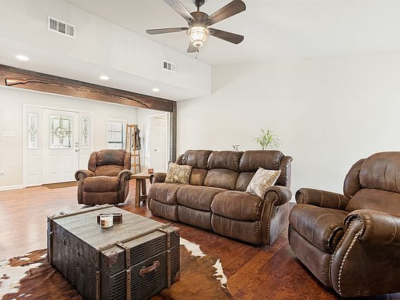 4th image of 5033 Sunset Cir N