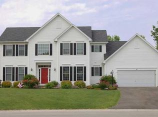10 Berrywood Cir, Penfield, NY 14526