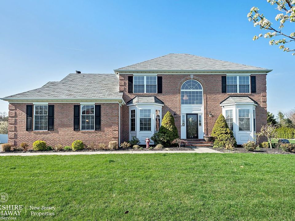 1st image of 119 Newington Ln