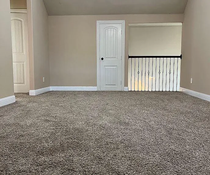 604 Darby Ln — Photo 14