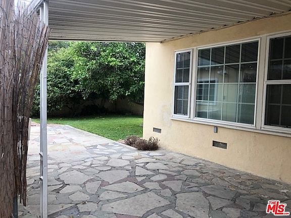 2nd image of 6216 Cahuenga Blvd