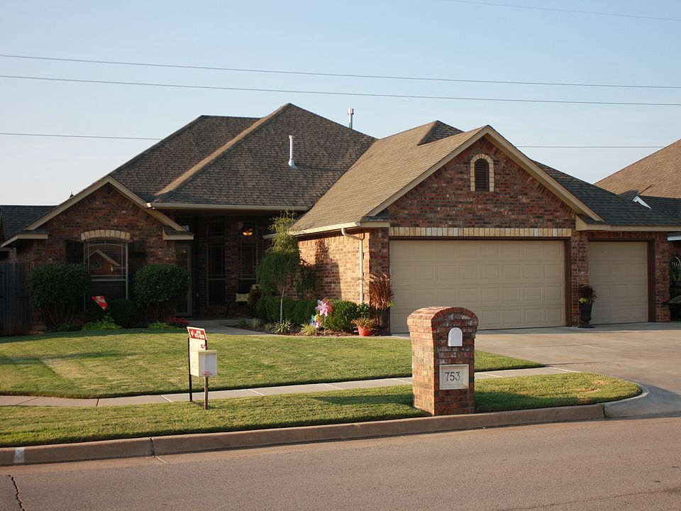 1st image of 753 SW 157th St