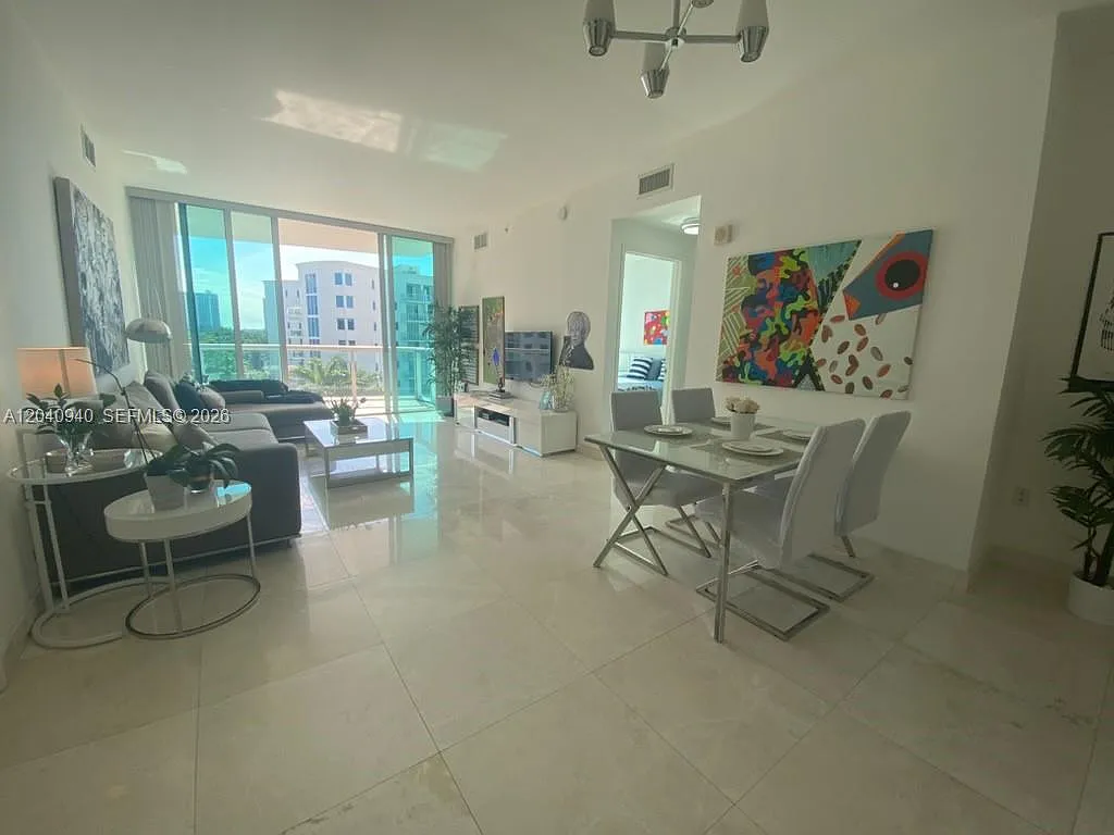 2 bed, 1241 sqft, $3,600 — Photo 3