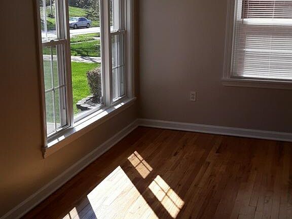 2nd image of 3535 Meadowbrook Blvd