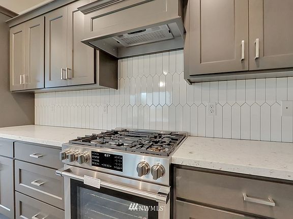 Picures of different floor plan to show product quality and may contain upgrades