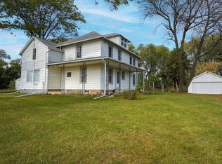 5721 E Gresham Rd, Dunkerton, IA 50626