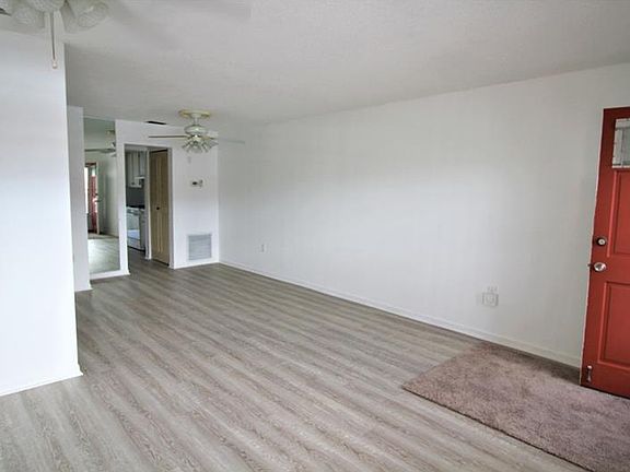 4th image of 3018 59th St S APT 206
