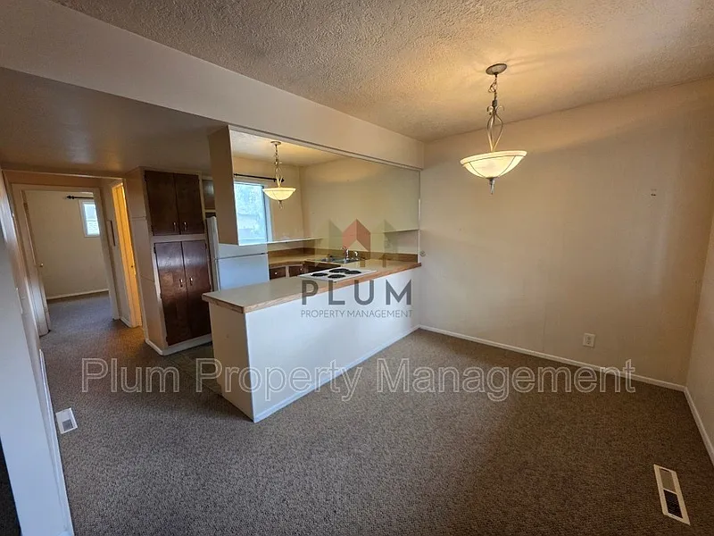 2 bed, 1.0 bath, 715 sqft, $1,395 — Photo 4