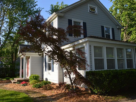 4th image of 2212 Brook Dr