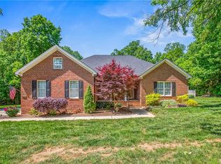 5222 Appomattox Rd, Pleasant Garden, NC 27313