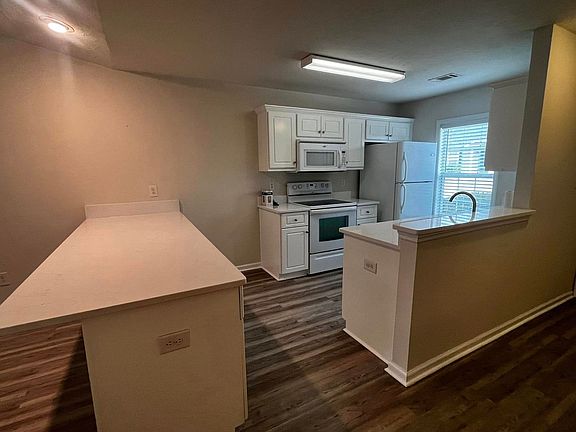 3rd image of 6011 Sanibel Dr