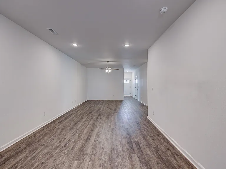 735 Short Leaf Ln — Photo 10
