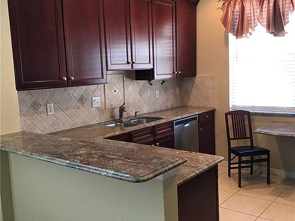 5th image of 1210 Summergate Dr