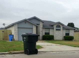 700 Roosevelt Dr, Seguin, TX 78155