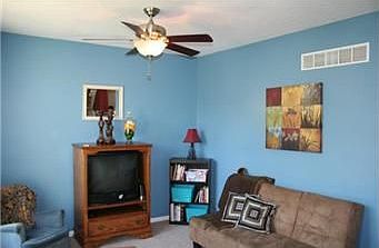 3rd image of 410 Donegal Dr