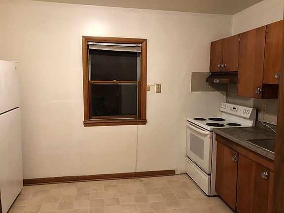 2nd image of 1213 1/2 Cleveland Ave