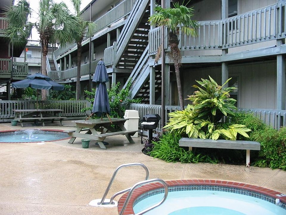 1st image of 2301 Edenborn Ave APT 601