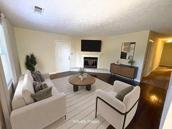 2nd image of 135 Barrington Dr #4