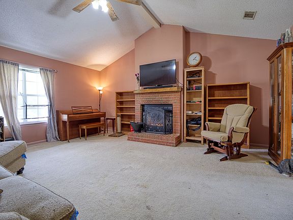 4th image of 3885 Nicole Ln