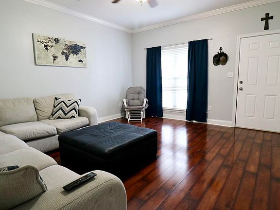 4th image of 2732 Village Ct