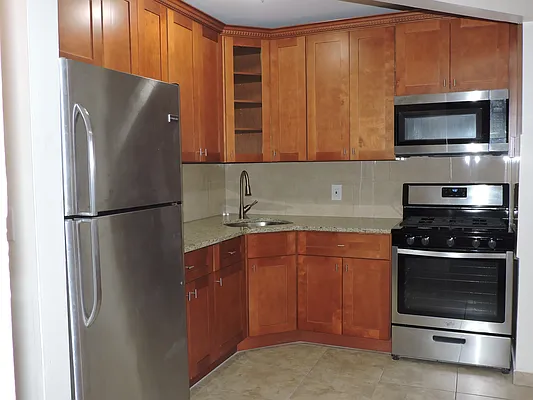 Rented by Realty Masters International | media 6