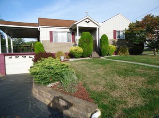 215 Emerson Ave, Mount Pleasant, PA