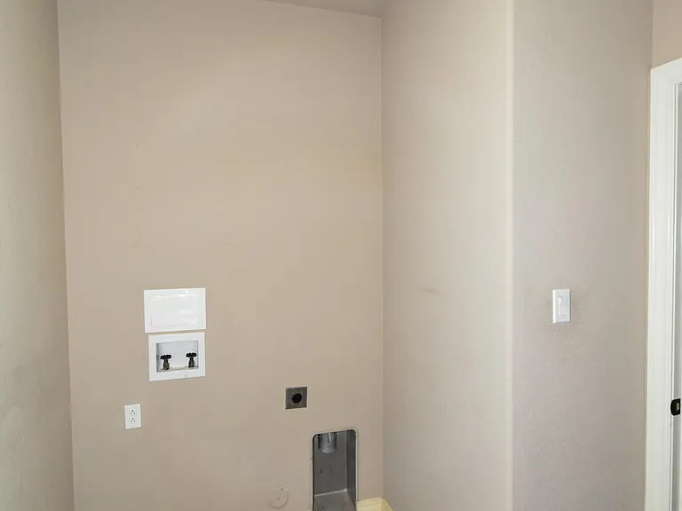 300 Saltford Pl — Photo 34