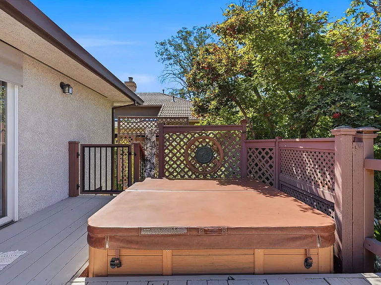 1484 Saint Andrews Dr — Photo 32