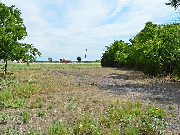 2nd image of 1605 Private Road 2737
