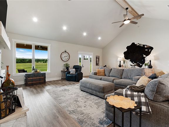 4th image of 15684 Sims Rd