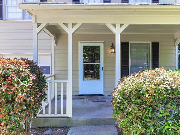 2nd image of 331 Canterbury Ln